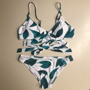 Cupshe Fresh leaves wrap bikini swimsuit set